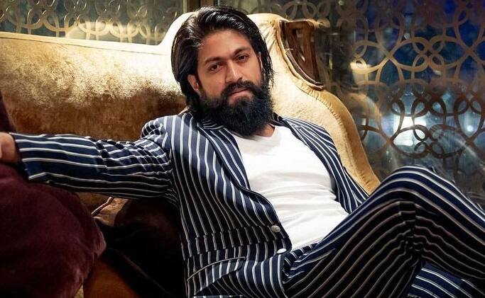 યશની ફિલ્મ KGF ચેપ્ટર 2 ટૂંક સમયમાં જ સિનેમાઘરોમાં રીલિઝ થશે. રિપોર્ટ અનુસાર, યશે KGF 2 માટે 30 કરોડ જેટલી મોટી રકમ લીધી હતી.