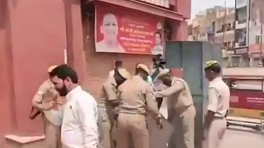 UP CM Yogi to visit Gorakhnath temple first time after the attack | Gorakhpur