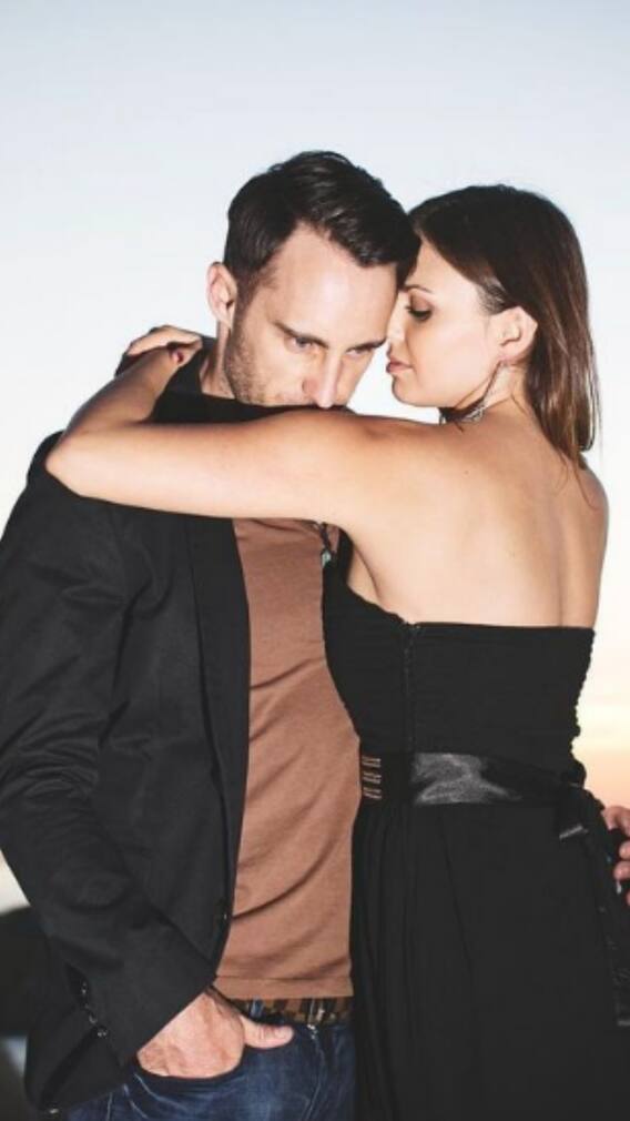 बेहद बोल्ड हैं आरसीबी के कप्तान की वाइफ इमारी विसेर