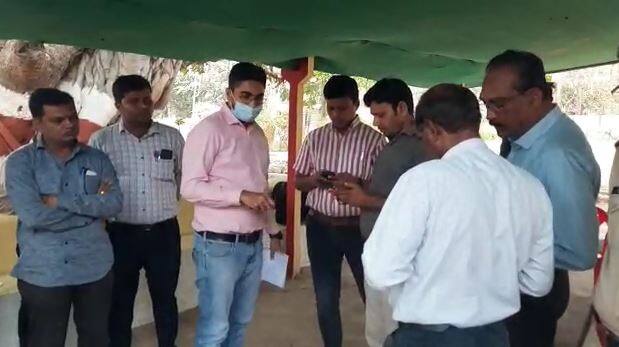 आज या वस्तूंच्या अभ्यासासाठी ISRO चे पथक सिंदेवाहीत पोहोचले.