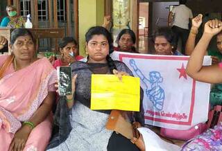 கடைசிநாளில் நின்று போன திருமணம் - மணமகன் மீது நடவடிக்கை எடுக்க கோரி மணமகள் தர்ணா