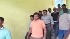 Jhalda: নথি চাওয়া নিয়ে বচসা, ঝালদা পুরসভায় কাউন্সিলরের সঙ্গে হাতাহাতি পুরপ্রধানের।Bangla News