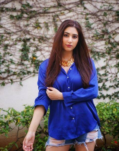 ਦਿਸ਼ਾ ਪਰਮਾਰ ਦਾ ਹਰ ਲੁੱਕ ਕਰ ਦੇਵੇਗਾ ਦੀਵਾਨਾ