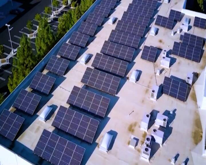 Surat industrialists make cheaper solar panels than China સુરતના ઉદ્યોગકારોએ કરી કમાલ, ચાઈના કરતા બનાવી સસ્તી સોલાર પેનલ