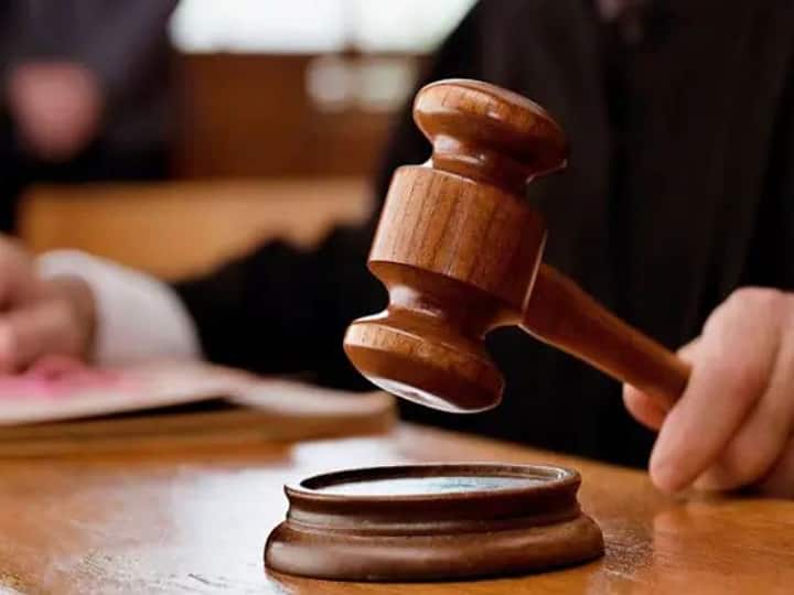 jitendra navlani case mumbai high court ordered to Mumbai police roll back fir against him जितेंद्र नवलानींला हायकोर्टाचा दिलासा; मुंबई पोलिसांना 'तो' एफआयआर रद्द करण्याचे आदेश