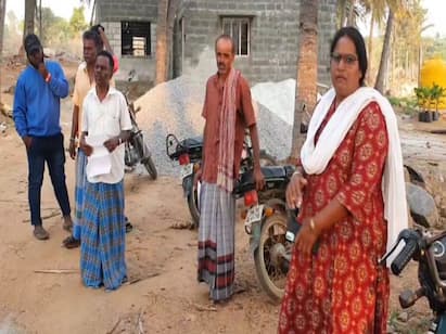 Police do not see the ongoing panchayat led by Urgaundar in Hosur area ஓசூர்: தொடரும் கட்டப்பஞ்சாயத்து:  கண்டுகொள்ளாத காவல்துறை? விவசாயிகள் புகார்!