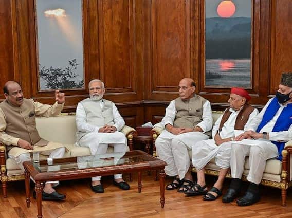 Photos: When PM Modi, Sonia Gandhi and Mulayam Singh Yadav were seen together, Lok Sabha Speaker Om Birla shared the picture