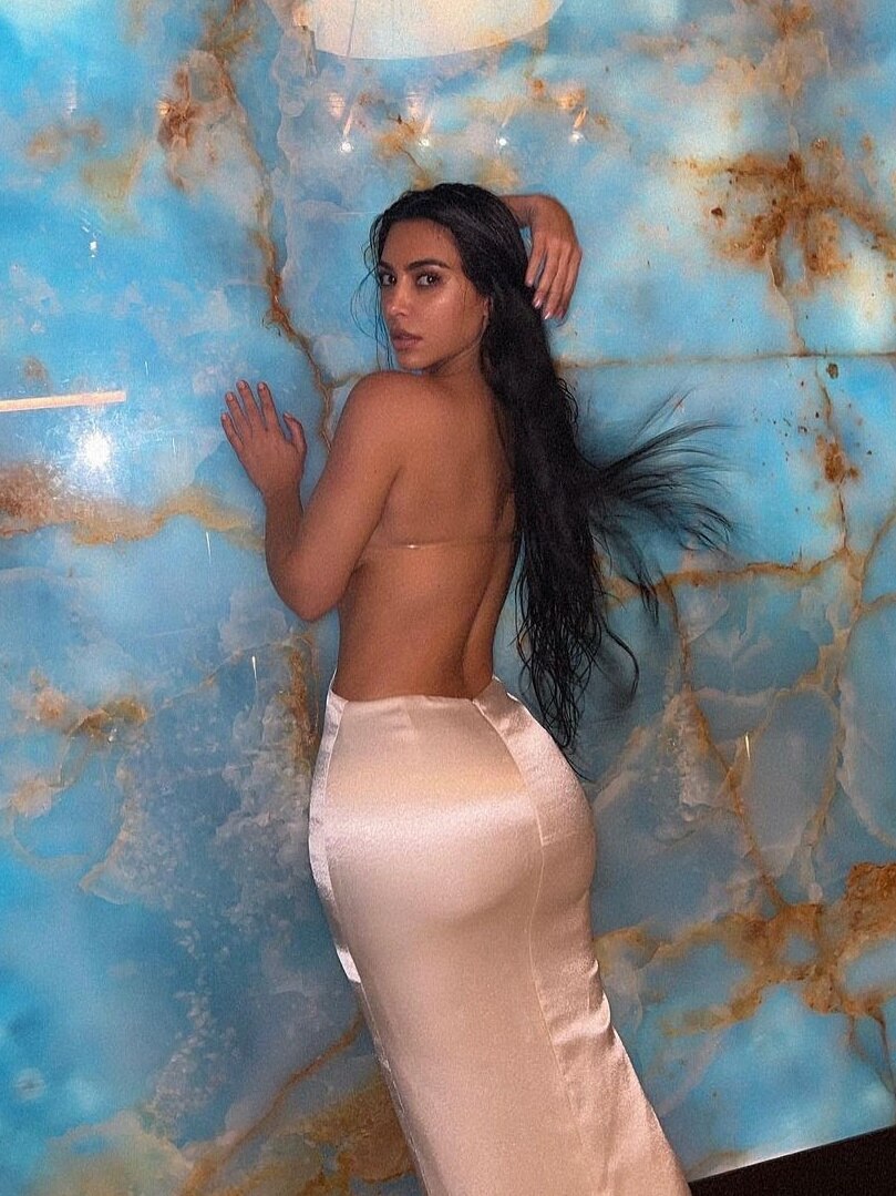 Kim Kardashian Oozes Oomph In Strapless & Backless Cutout Dress