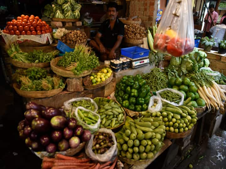 mumbai news prices of vegetables in market hike due to petrol diesel rate Mumbai : भाज्यांचे दर कडाडले, गृहिणींचं बजेट कोलमडलं