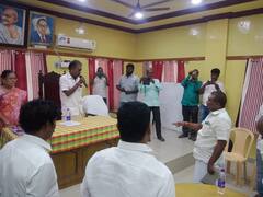 ஆரணி: அதிமுக துணைத்தலைவரை கீழே அமரச்சொன்ன திமுக நகரமன்ற தலைவர்?