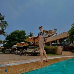 पूल किनारे इठलाती-बलखाती दिखीं रुबीना दिलैक, फोटो ने बढ़ाई फैंस के दिलों की धड़कनें