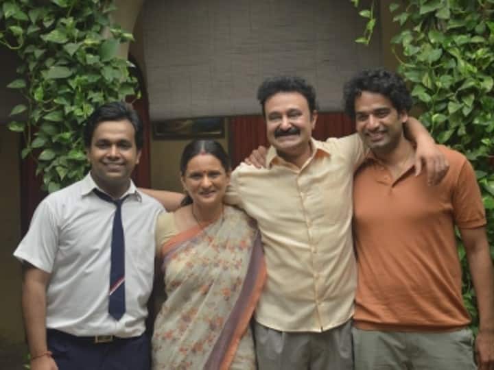 filmfare ott awards 2021 vaibhav raj gupta starrer gullak 2 web series wins 5 big awards actors surprised Gullak Season 3: TVF की सुपरहिट वेब सीरीज 'गुल्लक' का तीसरा सीजन भी आया, पिछले साल फिल्मफेयर में जीते 5 अवॉर्ड