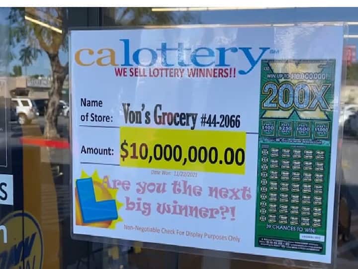 Woman wins $10 million after accidentally pushing wrong button on lottery machine Lottery : పొరపాటుకు బంపర్ ఆఫర్‌ - పది మిలియన్ డాలర్లు గిఫ్ట్‌ ! లక్కీ ఆఫ్ ది ఇయర్