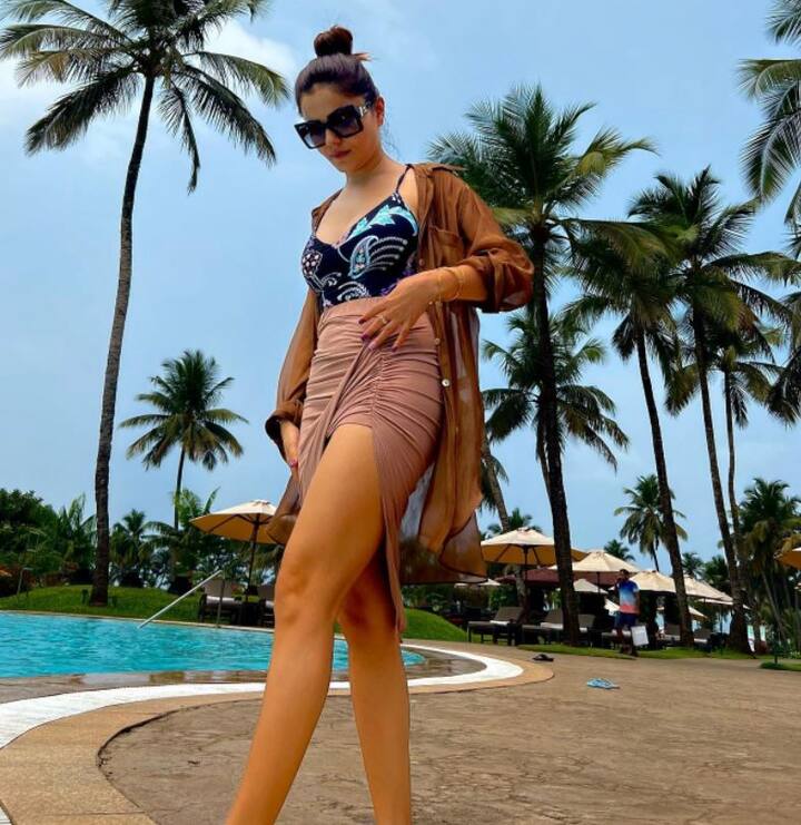 ટોચની અભિનેત્રીઓની યાદીમાં ટીવીની જાણીતી અભિનેત્રી રૂબીના દિલાઈકનું નામ સામેલ છે. રૂબીના બિગ બોસ 14ની વિનર પણ રહી ચૂકી છે. અભિનેત્રી હાલ ગોવામાં વેકેશન એન્જોય કરી રહી છે.