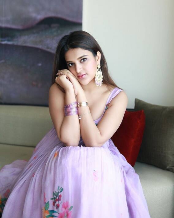 Nidhhi Agerwal: బ్లూ చుడీదార్ లో నిధి అగర్వాల్ ట్రెడిషనల్ పిక్స్
