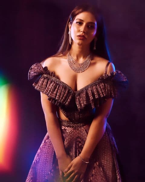 దీంతో నెటిజన్లు వెంకటేష్ అయ్యర్ కామెంట్ ఎక్కడ..? అంటూ ప్రియాంకను ఆడేసుకుంటున్నాడు. (Courtesy : Priyanka Jawalkar Instagram)