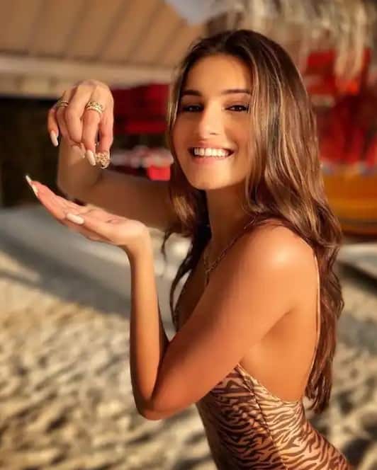 Tara Sutaria's cool look seen in the swimming pool
