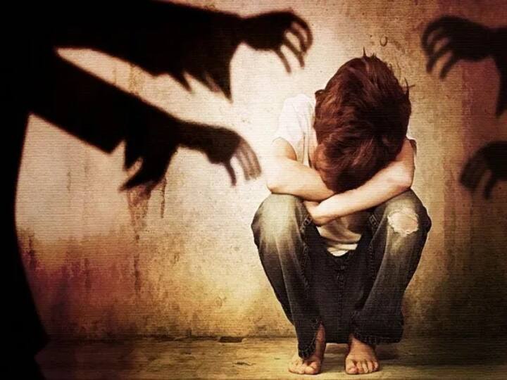Crime News HIV Positive woman arrested for Physical Abusing minor nephew due to jealousy Crime: எச்ஐவி பாதித்த பெண்ணால் 15 வயது சிறுவனுக்கு நேர்ந்த கொடுமை...!