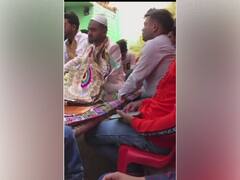 Viral News: పెళ్లికి వచ్చిన ఫ్రెండ్‌ మండపంలో కూర్చొని చేసిన పని వైరల్ అయింది