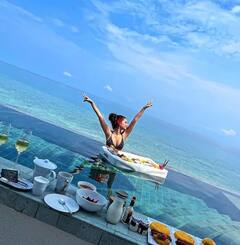 સ્વિમિંગ પૂલમાં તારા સુતારિયાનો બિંદાસ લૂક જોવા મળ્યો