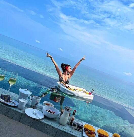 Tara Sutaria's cool look seen in the swimming pool
