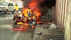 Sovabazar: শোভাবাজারে বিশেষভাবে সক্ষম ব্যক্তির স্কুটারে আগুন, অল্পের জন্য রক্ষা আরোহীর। Bangla News