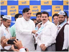 जम्मू-कश्मीर से जुड़े कई नेता AAP में हुए शामिल, सिसोदिया बोले - लिखेंगे तरक्की का इतिहास