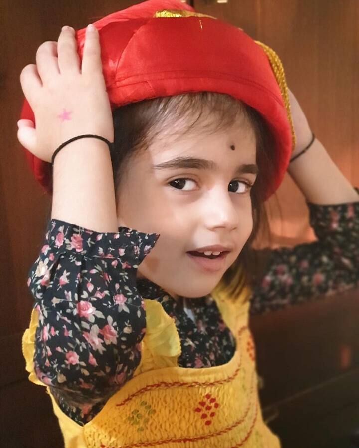 गायिका सावनी रविंद्र, अभिनेत्री सायली संजीव, गायिका प्रियांका बर्वे यांनी राहुलच्या या पोस्टला कमेंट करून रेणुकाला वाढदिवसाच्या शुभेच्छा दिल्या आहेत.  (Rahul Deshpande/ Instagram)