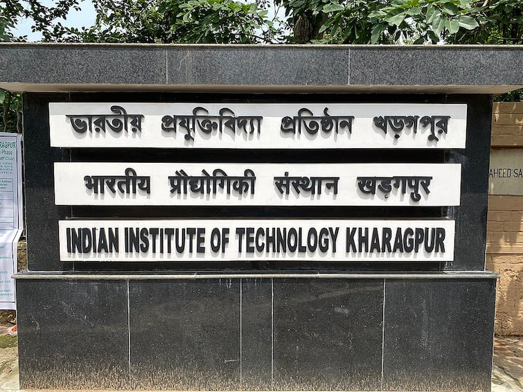 ​IIT Kharagpur in worlds top institutions, click here to know more ​​दुनिया की टॉप यूनिवर्सिटीज में शामिल हुआ IIT खड़गपुर​, जानें पिछली ​बार मिली थी कौन सी रैंक