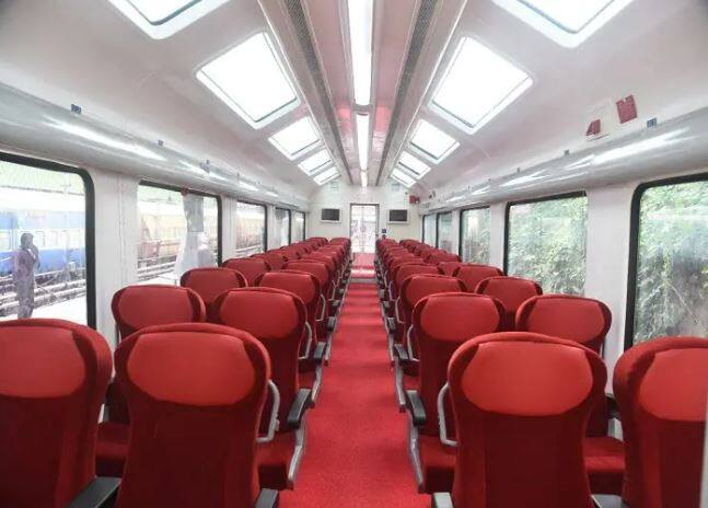 indian railways facility vista dome coach installed in mumbai central gandhinagar shatabdi express  કેપિટલ શતાબ્દી એક્સપ્રેસ ટ્રેન સાથે જોડાશે વિસ્ટાડોમ કોચ, ગુજરાતીઓને મળશે આ સુવિધા