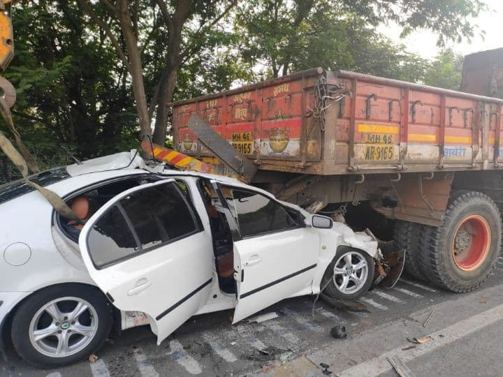 Maharashtra: Pune Mumbai Expressway Accident, 4 Dies  Pune- Mumbai Expressway Accident: पुणे- मुंबई द्रुतगती मार्गावर भीषण अपघात, चौघांचा जागीच मृत्यू