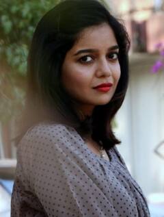 Swathi Reddy clicks: தெத்துப்பல் அழகி சுவாதுயின் க்யூட் ஸ்வீட் க்ளிக்ஸ்