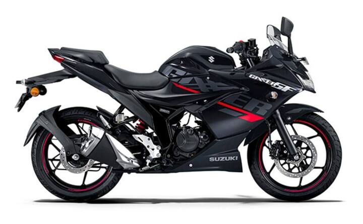 Suzuki Gixxer SF: इसकी एक्स शोरूम कीमत 1,35,400 रुपये है. यह केवल एक वेरिएंट में आती है. इसमें 155 सीसी का इंजन दिया गया है जो 13.4 बीएचपी की पावर और 13.8 न्यूटन मीटर का टॉर्क जेनरेट करता है. इसका माइलेज 45 किलोमीटर प्रति लीटर तक का है.