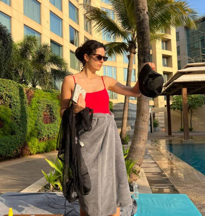 નતાશાની પૂલમાં હોટ અંદાજની તસવીરો સોશિયલ મીડિયામાં વાયરલ થઈ રહી છે.