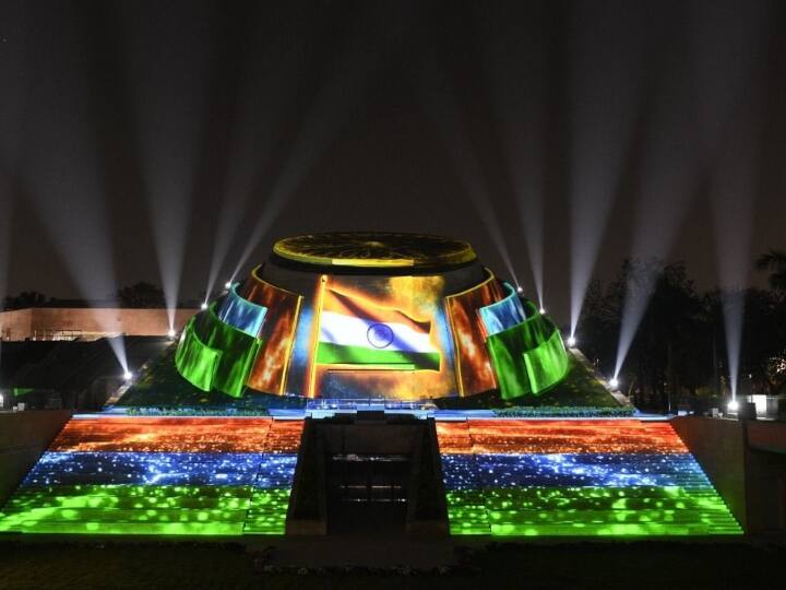 14 अप्रैल को प्रधानमंत्री संग्रहालय का उद्घाटन किया जाएगा, इसे भारत के सभी प्रधानमंत्रियों के बारे में जागरूकता पैदा करने के लिए विकसित किया गया है. यह देश के सभी प्रधानमंत्रियों के नेतृत्व, दूरदृष्टि और उपलब्धियों के बारे में युवा पीढ़ी को संवेदनशील और प्रेरित करने के उद्देश्य से पीएम नरेंद्र मोदी के नेतृत्व में एक समावेशी प्रयास है.