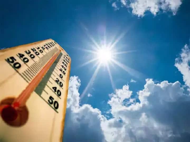 Heatwave in Delhi: At 47.2 degrees Celsius Delhi records hottest day of the year so far Heatwave in Delhi: दिल्ली में गर्मी ने तोड़ा रिकॉर्ड, इस साल का सबसे गर्म दिन, 47 डिग्री सेल्सियस तक पहुंचा पारा