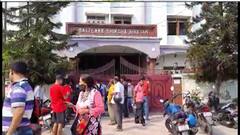 Saltlake School : বাস উধাও কাণ্ডের পর স্কুলের সঙ্গে বৈঠকে পুলিশ-অভিভাবকরা। Bangla News