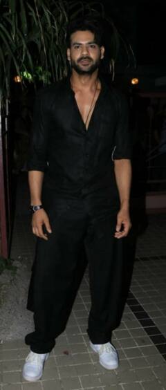 ਨਿਸ਼ਾਂਤ ਭੱਟ ਦੇ ਜਨਮਦਿਨ ਦੀ ਪਾਰਟੀ 'ਚ ਦੋਸਤਾਂ ਨੇ ਕੀਤੀ ਖੂਬ ਮਸਤੀ, ਰਾਖੀ ਸਾਵੰਤ  ਦੇ ਨਾਲ ਨਜ਼ਰ ਆਏ ਲਵ ਬਰਡ ਕਰਨ-ਤੇਜਸਵੀ