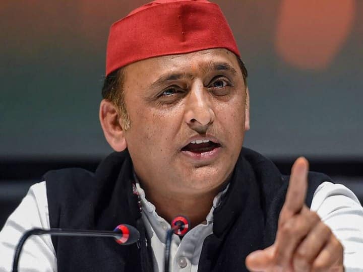 Akhilesh Yadav on Inflation If everything is dependent on the market then dissolve the ministry Akhilesh Yadav on Inflation: ईंधन के बढ़ते दामों पर अखिलेश यादव ने उठाए सवाल, बोले- 'अगर सब बाजार पर निर्भर है तो भंग कर दें मंत्रालय'