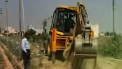 Uttarakhand: UP के बाद अब पहाड़ पर चला बुलडोजर,अतिक्रमण के खिलाफ हुई कार्रवाई