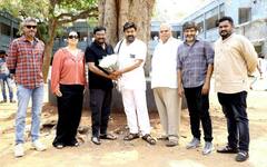 Puri Jagannadh Joins the Sets of God Father: చిరు పక్కన పూరి- క్రేజీ కాంబినేషన్ | ABP Desam