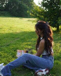 Sonam Bajwa Photos: सोशल मीडिया पर चला पंजाब की इस हसीना का जादू, तस्वीरें देख आप भी हो जाएंगे फैन