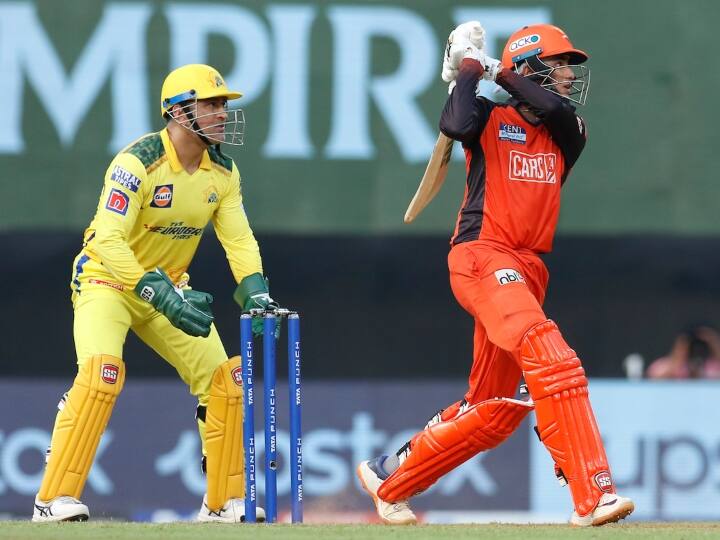 CSK vs SRH Score Live Updates IPL 2022 Chennai Super Kings vs Sunrisers Hyderabad Cricket Score Commentary Live CSK vs SRH: सनराइजर्स हैदराबाद ने 8 विकेट से जीता मैच, चेन्नई की इस सीजन में लगातार चौथी हार
