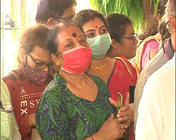 এদিন অন্নপূর্ণা পুজোর আয়োজন করা হয় লেক কালীবাড়ি ও বেহালার সাবর্ণ রায়চৌধুরী পরিবারে।