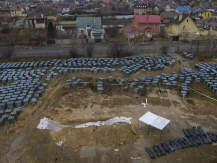 Russia Ukraine War: ਬੁਚਾ 'ਚ ਕਤਲੇਆਮ ਦੇ ਦਰਦਨਾਕ ਸਬੂਤ, ਚਰਚ ਨੇੜੇ ਸਮੂਹਿਕ ਕਬਰ 'ਚੋਂ ਮਿਲੀਆਂ 67 ਲਾਸ਼ਾਂ, ਸਰੀਰ 'ਤੇ ਗੋਲੀਆਂ ਦੇ ਨਿਸ਼ਾਨ