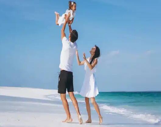 Term Insurance  લેતી વખતે લોકો જે સામાન્ય ભૂલો કરે છે તેમાંની એક એ છે કે તેઓ તેમની બીમારી વિશે માહિતી આપતા નથી. આવું કરવાથી બચો. જો તમે પહેલાથી જ સ્વાસ્થ્ય સંબંધિત કોઈપણ પ્રકારની સમસ્યાથી પરેશાન છો, તો વીમા કંપનીને અગાઉથી જાણ કરો. આ સાથે, તમારે પછીથી ક્લેમ લેતી વખતે કોઈપણ પ્રકારની સમસ્યાનો સામનો કરવો પડશે નહીં.