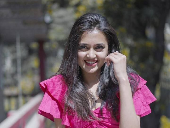 Tejasswi Prakash has loose her weight  in 'Bigg Boss', which is the advantage of 'Naagin 6' Tejasswi Prakash : ‘बिग बॉस’च्या घरात तेजस्वी प्रकाशचं वजन झालं कमी, ‘नागिन 6’मध्ये झाला याचाच फायदा!