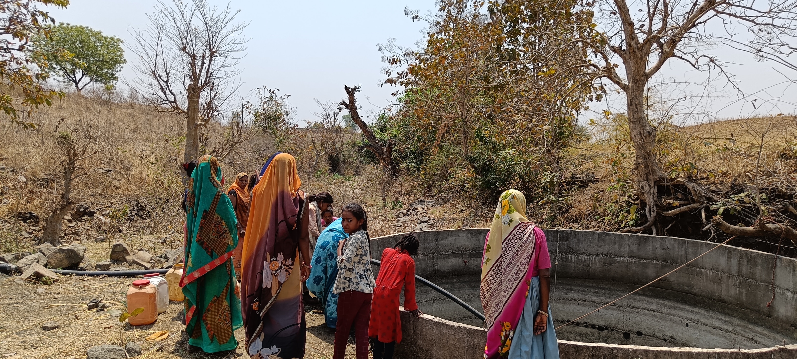 MP News: सीहोर में पानी के संकट जूझ रहा ये आदिवासी गांव, एक कुएं पर निर्भर है 1300 लोगों की आबादी