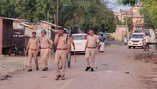 stone pelting in shakkarpura khabmhat 1 died ખંભાતમાં રામનવમીની શોભાયાત્રામાં પથ્થરમારામાં એકનું મોત, પોલીસ છાવણીમાં ફેરવાયું ગામ