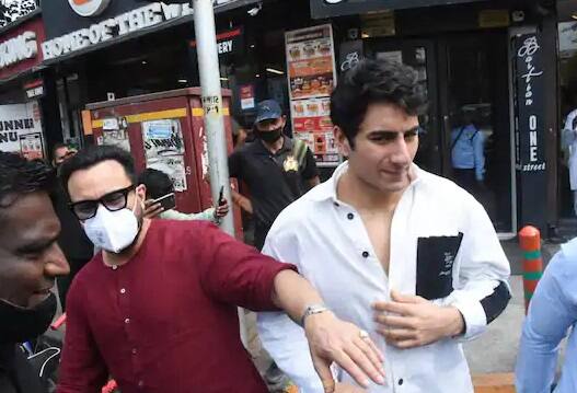 After a long time she was seen with her father Saif Ali Khan. Sara Ali Khan and her brother Ibrahim were also seen together.